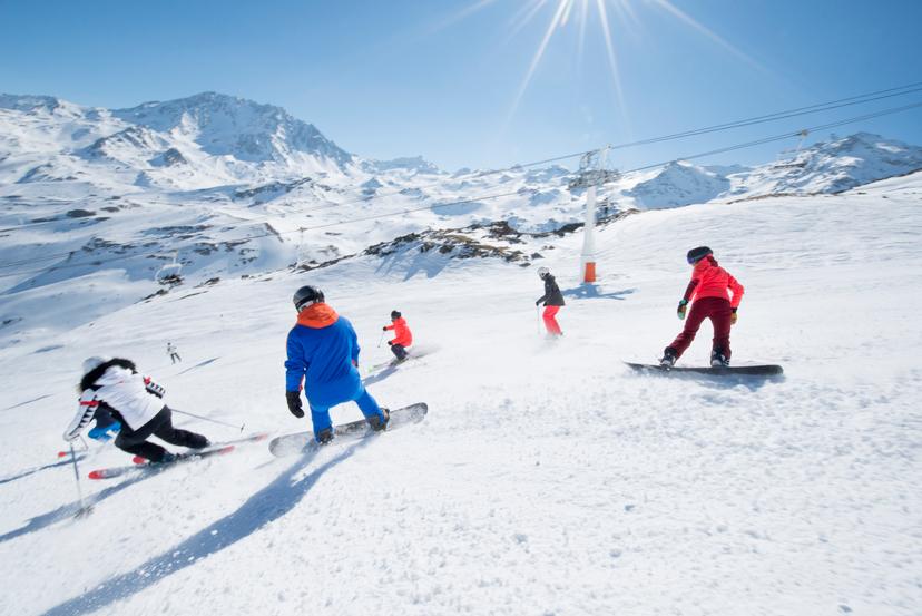 https://a.storyblok.com/f/150663/7360x4912/854199642b/val-thorens-ski-resort.jpg